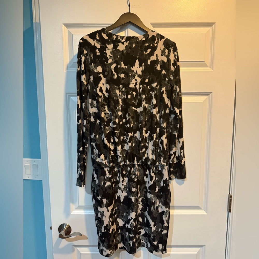 Norma Kamali Stylish Black and White Stretch Camouflage Women's Dress - Picture 2 of 5